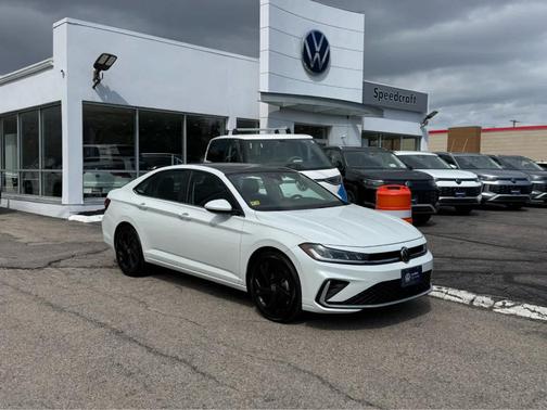 Opal White Pearl 2026 Volkswagen Jetta 1.5T SE