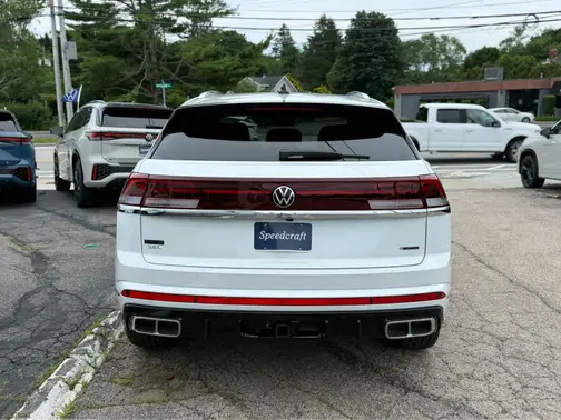 Opal White Pearl 2026 Volkswagen Atlas Cross Sport 2.0T SEL Premium R-Line