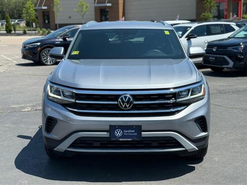 Pyrite Silver Metallic 2023 Volkswagen Atlas Cross Sport 2.0T SE