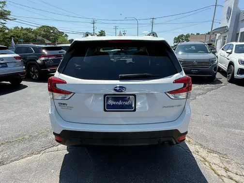 Ice Silver Metallic 2023 Subaru Forester Premium