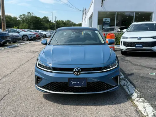 Monterey Blue Pearl 2026 Volkswagen Jetta SE