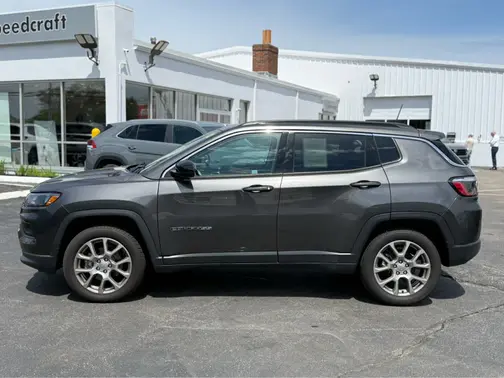 Granite Crystal Metallic Clearcoat 2022 Jeep Compass Latitude Lux