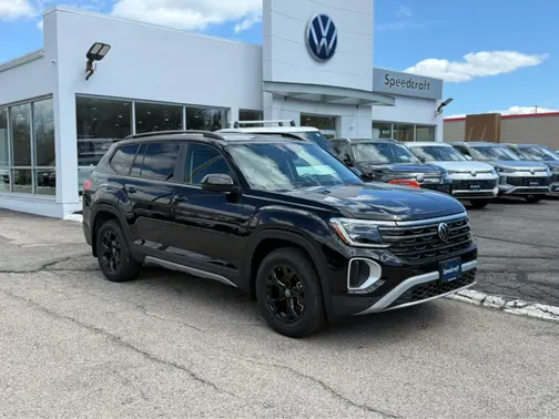 Deep Black Pearl 2026 Volkswagen Atlas 2.0T Peak Edition