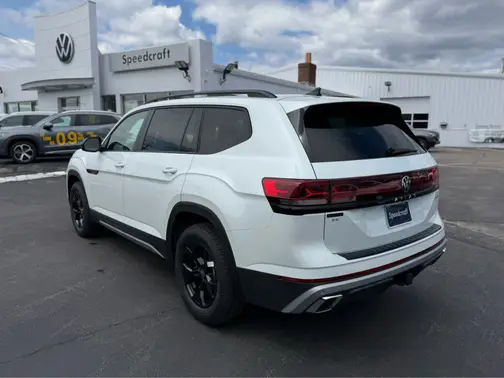 Opal White Pearl 2026 Volkswagen Atlas 2.0T Peak Edition