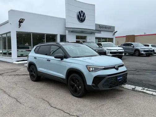 Monument Gray w/Deep Black Roof 2026 Volkswagen Taos SE Black