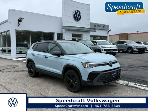 Monument Gray w/Deep Black Roof 2026 Volkswagen Taos SE Black