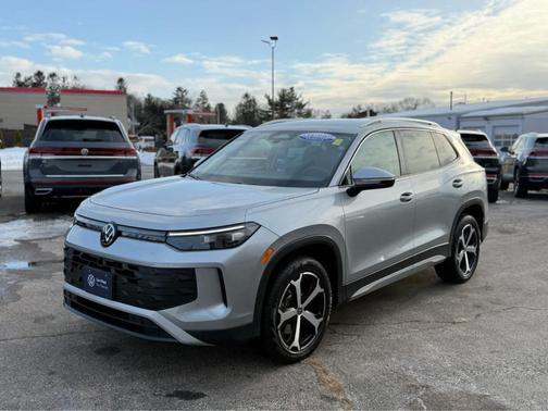 2025 Volkswagen Tiguan 2.0T SE