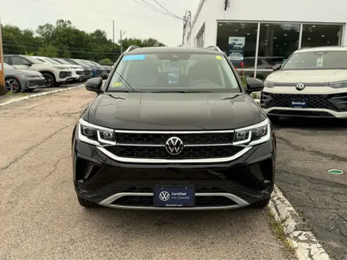 Deep Black Pearl 2024 Volkswagen Taos SEL