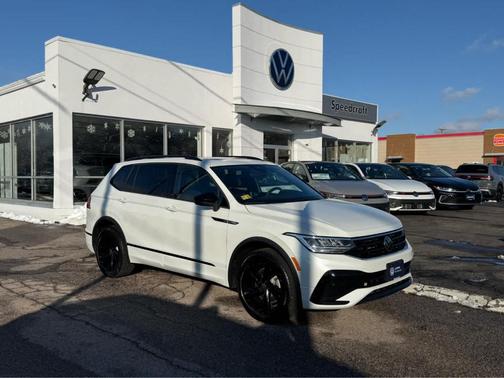 2023 Volkswagen Tiguan 2.0T SE R-Line Black