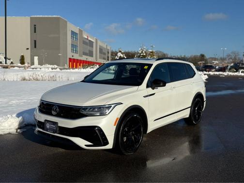 2023 Volkswagen Tiguan 2.0T SE R-Line Black