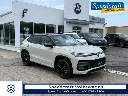 Sandstone w/Deep Black Roof 2026 Volkswagen Tiguan SE R-Line Black