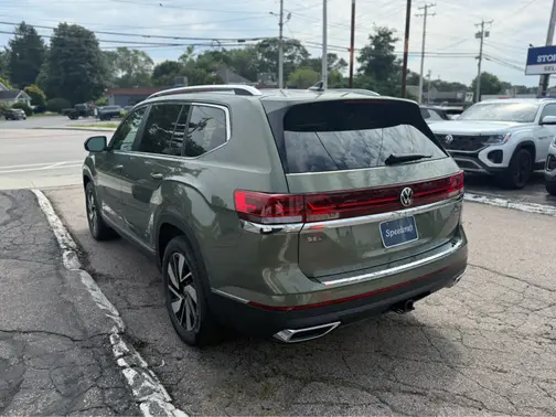 Avocado Green Pearl 2026 Volkswagen Atlas 2.0T SEL