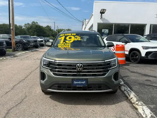 Avocado Green Pearl 2026 Volkswagen Atlas 2.0T SEL