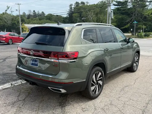Avocado Green Pearl 2026 Volkswagen Atlas 2.0T SEL