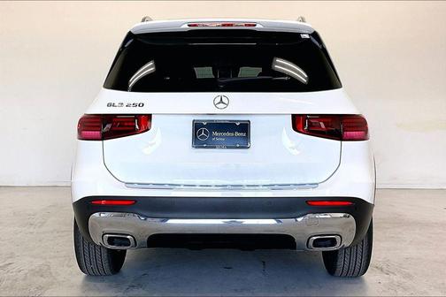Polar White 2026 Mercedes-Benz GLB 250 Base