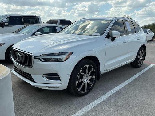 WHITE 2018 Volvo XC60 T5 Inscription