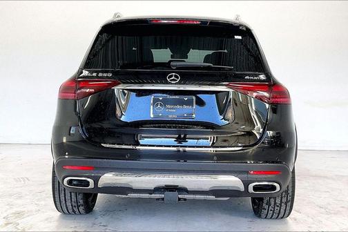 Obsidian Black Metallic 2026 Mercedes-Benz GLE 350 4MATIC