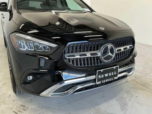 Night Black 2026 Mercedes-Benz GLA 250 4MATIC