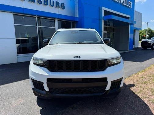 Bright White Clearcoat 2024 Jeep Grand Cherokee L Laredo