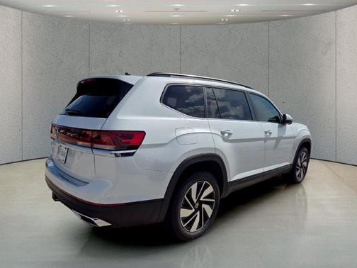 Opal White Pearl 2026 Volkswagen Atlas 2.0T SE W/TECHNOLOGY
