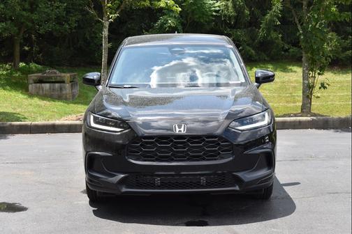Crystal Black Pearl 2027 Honda HR-V LX
