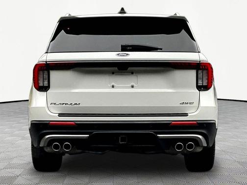 Star White Metallic Tri-Coat 2025 Ford Explorer Platinum