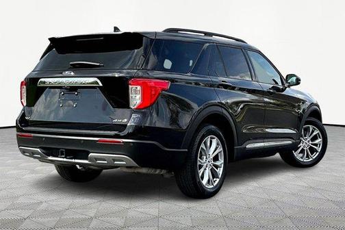 Agate Black Metallic 2024 Ford Explorer XLT