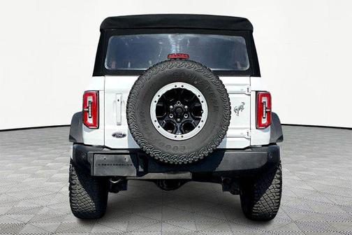 Oxford White 2022 Ford Bronco Outer Banks