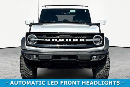 Oxford White 2022 Ford Bronco Outer Banks