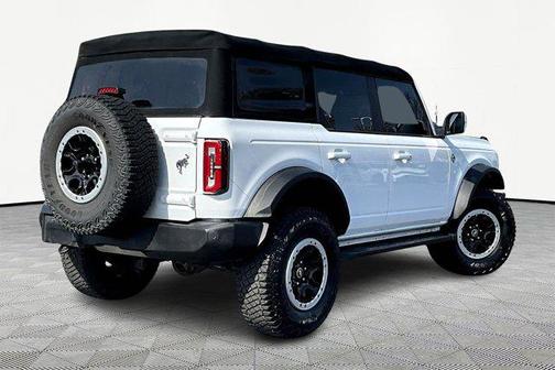 Oxford White 2022 Ford Bronco Outer Banks