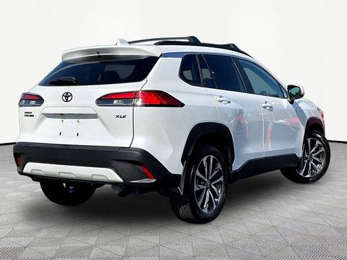 Wind Chill Pearl 2023 Toyota Corolla Cross XLE