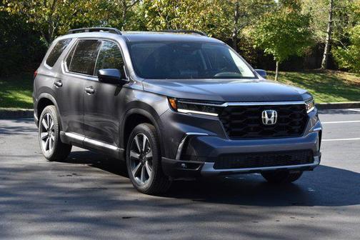 2025 Honda Pilot Touring 8-Passenger