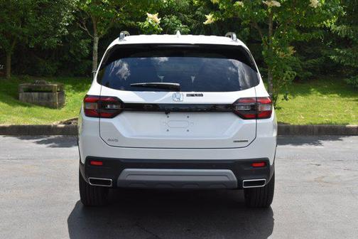 2025 Honda Pilot Touring 8-Passenger