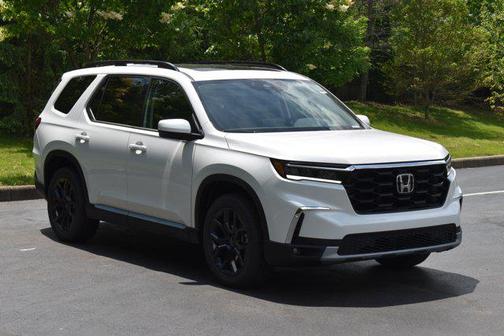 2025 Honda Pilot Touring 8-Passenger