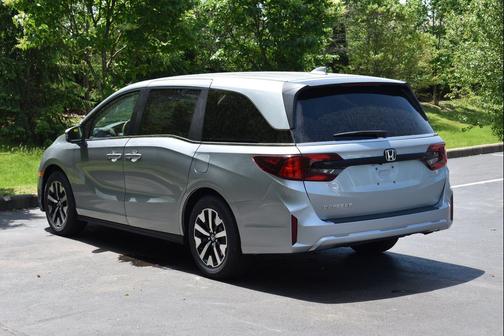 Solar Silver Metallic 2026 Honda Odyssey EX-L