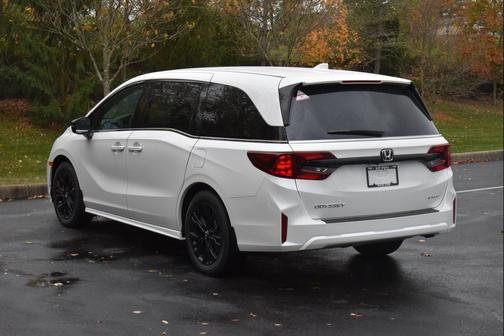 Platinum White Pearl 2026 Honda Odyssey Sport-L