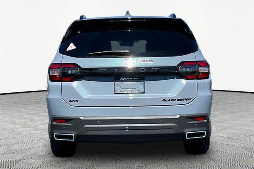 Sonic Gray Pearl 2025 Honda Pilot Black Edition