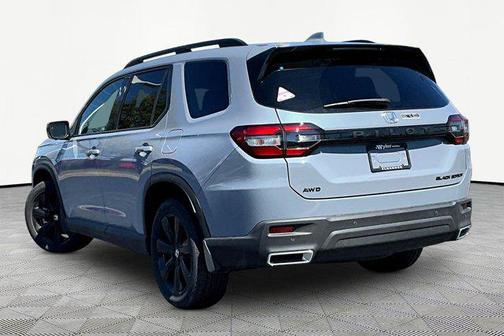 Sonic Gray Pearl 2025 Honda Pilot Black Edition