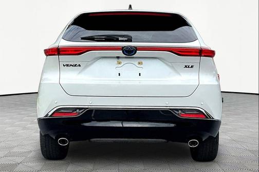 Pearl 2024 Toyota Venza XLE
