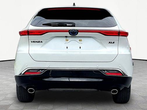 Pearl 2024 Toyota Venza XLE