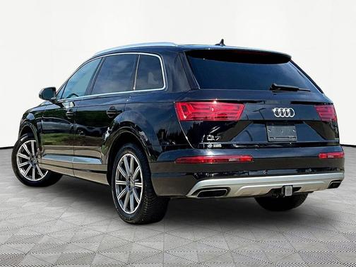 Orca Black Metallic 2019 Audi Q7 45 Premium Plus