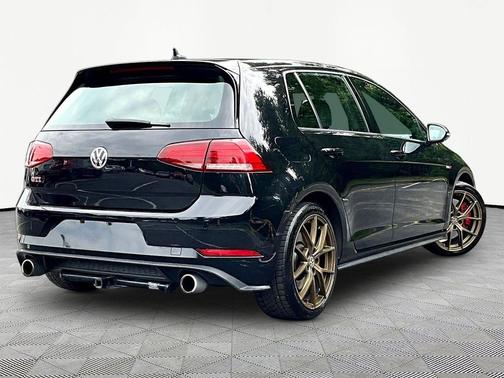 Deep Black Pearl 2020 Volkswagen Golf 1.4T TSI
