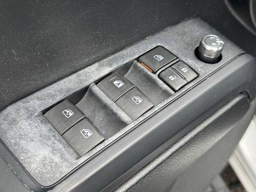 2017 Toyota Tacoma SR