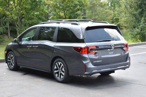 Modern Steel Metallic 2026 Honda Odyssey EX-L