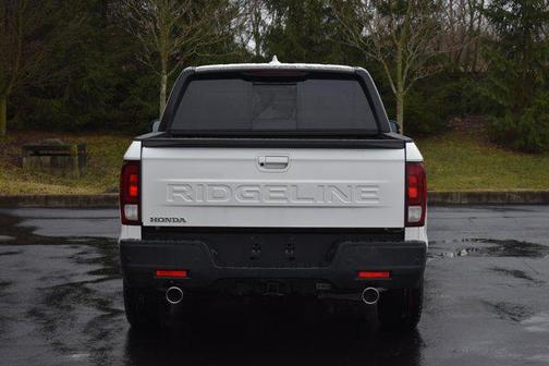 Platinum White Pearl 2026 Honda Ridgeline Black