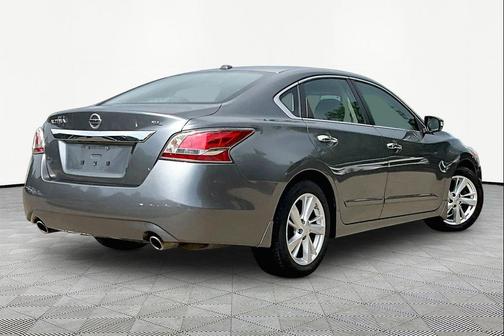 Gun Metallic 2015 Nissan Altima 2.5 SL
