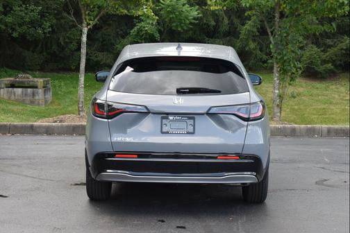 Urban Gray Pearl 2027 Honda HR-V EX-L