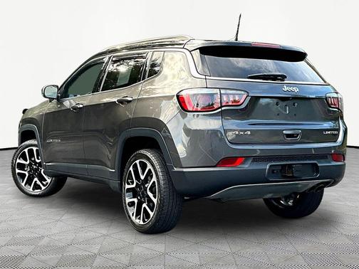 Granite Crystal Metallic Clearcoat 2017 Jeep New Compass Limited