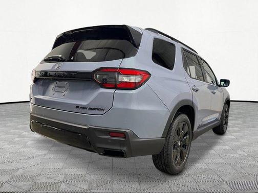 Sonic Gray Pearl 2026 Honda Pilot Black Edition