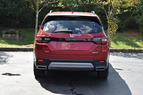 2025 Honda Pilot Touring 8-Passenger